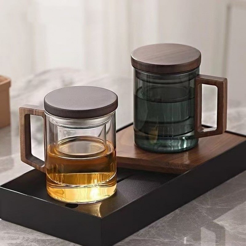 Ceșă de ceai din sticlă borosilicat cu mâner din lemn de nuc, capac și filtru, infuzor din sticlă