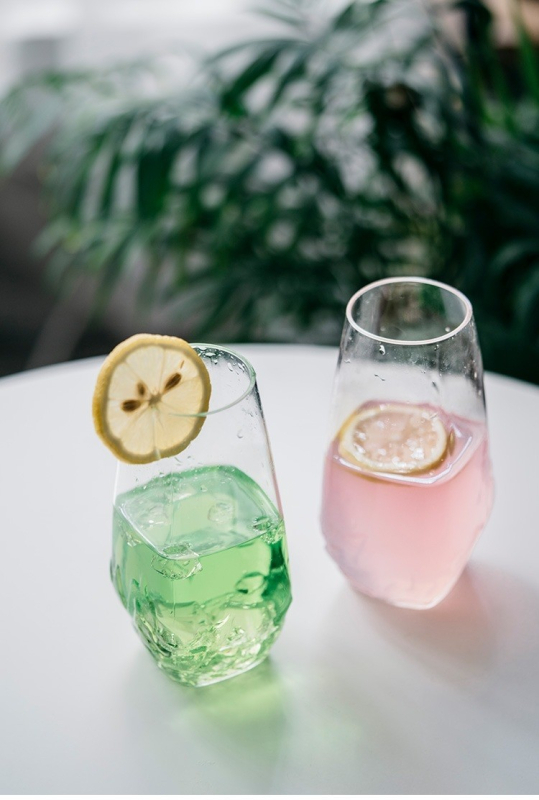 Ceașcă din sticlă borosilicată înaltă, cu vedere la munte – pentru ceai verde și băuturi