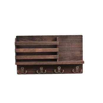 Raft de depozitare pe perete din lemn, cu cârlige pentru chei și reviste, în stil rustic pentru hol sau sufragerie