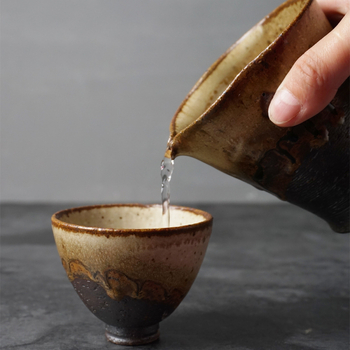 Ceașcă de ceai ceramică, lucrată manual, în stil rustic, unică