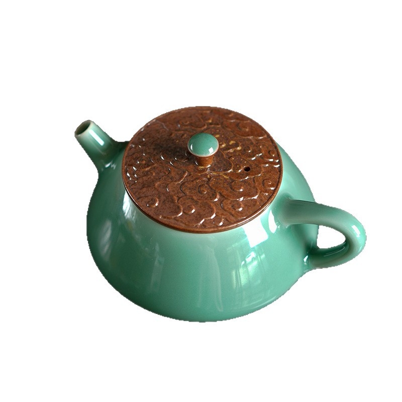 Xiangyun ceainic ceramic Kung Fu cu infuzor Pu'er și decor relief din porțelan Celadon