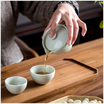 Red Note Set Gongfu portabil din porțelan Celadon, cu ceainic și două cești, într-o cutie cadou