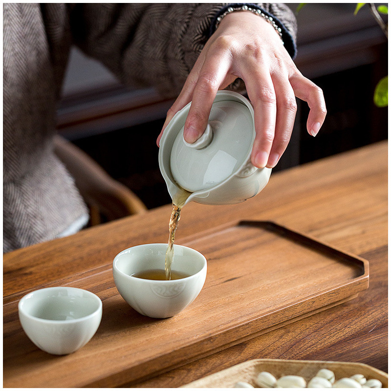 Red Note Set Gongfu portabil din porțelan Celadon, cu ceainic și două cești, într-o cutie cadou