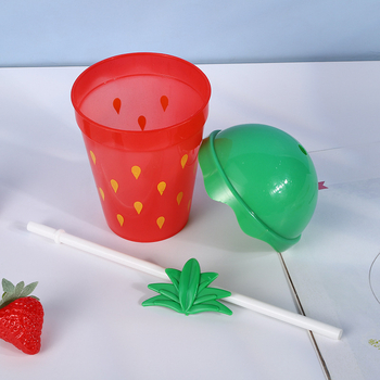 Pahar plastic cu pai în model de căpșună, design drăguț pentru milk tea, capacitate mare, en gros