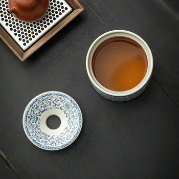 Cenușar ceramic cu capac, formă de pâlnie, pentru resturi de ceai, model albastru-alb, pentru uz casnic