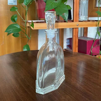 300 ml különleges formájú kristályüvegből készült palack borhoz és gyümölcsös italokhoz, átlátszó, logónyomás elérhető