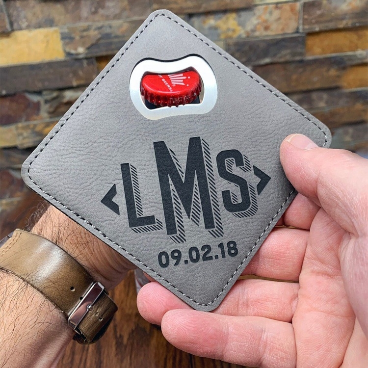 Instrument multifuncțional pentru bar cu gravură personalizată a logo-ului, laser pe piele PU, deschizător de sticle și suport din PU – cadou de nuntă