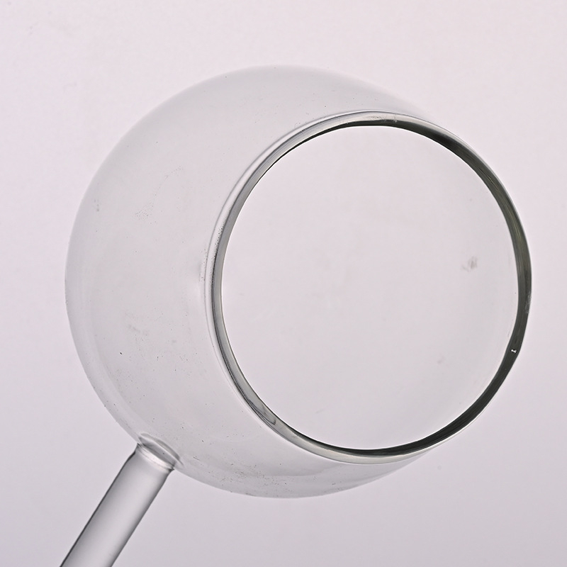 Pahar de vin roșu din cristal, gură înclinată, design modern minimalist