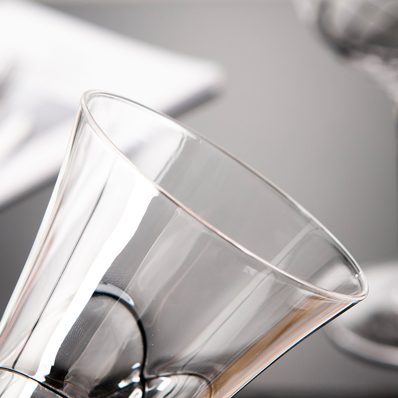 Pahar de șampanie transparent, design elegant de înaltă calitate pentru cocktailuri
