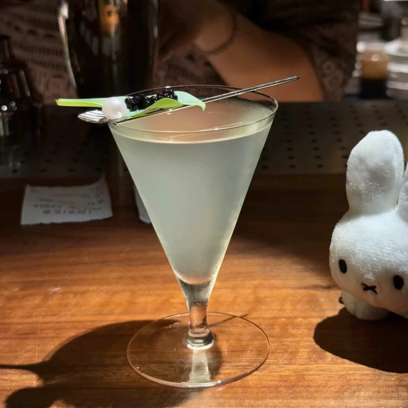 Pahar martini în stil japonez Kimura, în formă V, cu tulpină triunghiulară, cristal