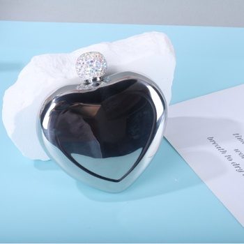 Flacon portabil în formă de inimă din oțel inoxidabil 304 cu incrustații de diamant, luciu, design unic pentru exterior