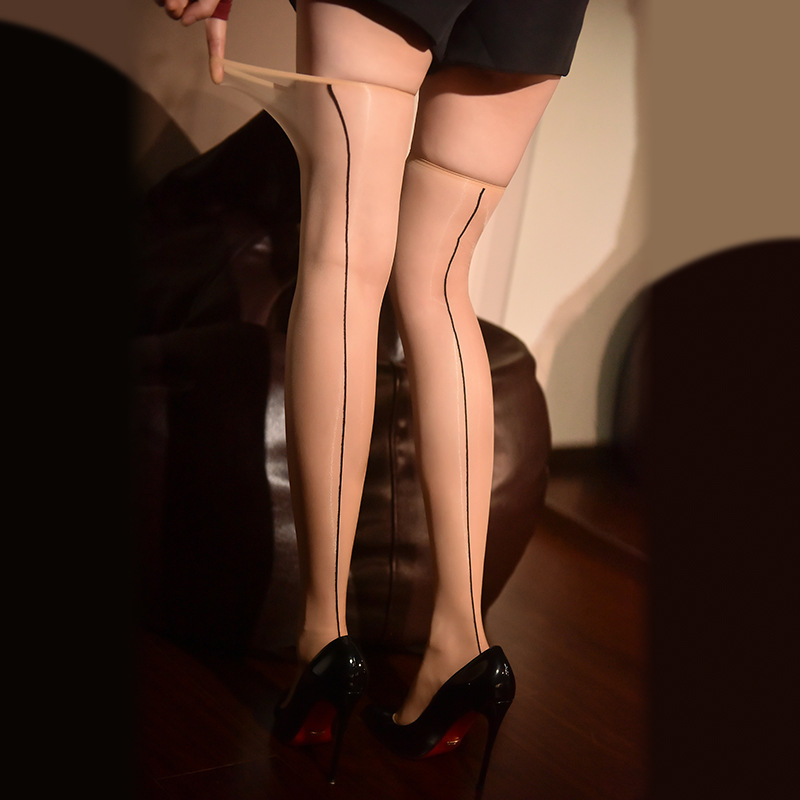 Little Red Matchmaker Ultra-tanke čarape iznad koljena s stražnjim šavom, uski rub, Aurora crne seksi najlon čarape