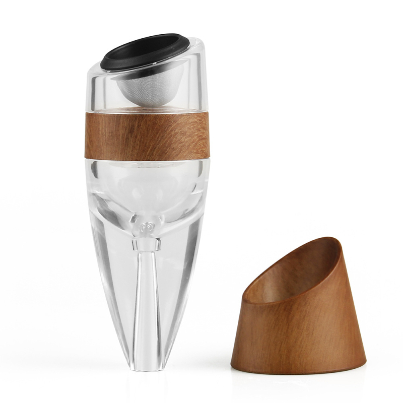 Aerator pentru vin roșu, finisaj lemnos și gură înclinată pentru aerare rapidă