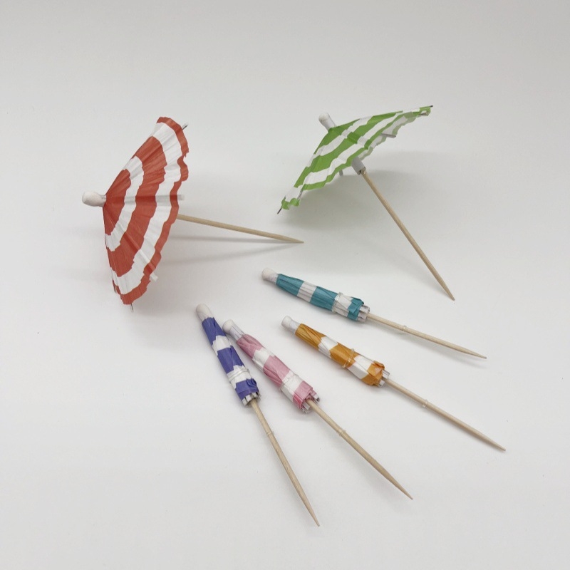 Bețișoare pentru fructe cu umbrele de cocktail, bețișoare pentru prăjituri și decorațiuni colorate pentru petreceri