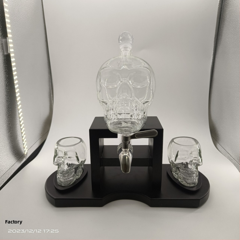 Set decantator cu craniu pentru whisky – sticlă borosilicat de înaltă calitate, design transparent