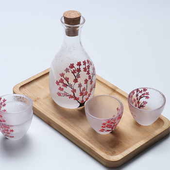 Set de sake în stil japonez, din sticlă cu flori de cireș – 6 piese, fără plumb