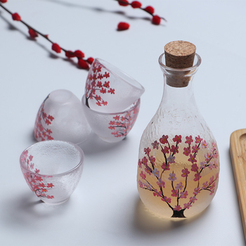 Set de sake în stil japonez, din sticlă cu flori de cireș – 6 piese, fără plumb