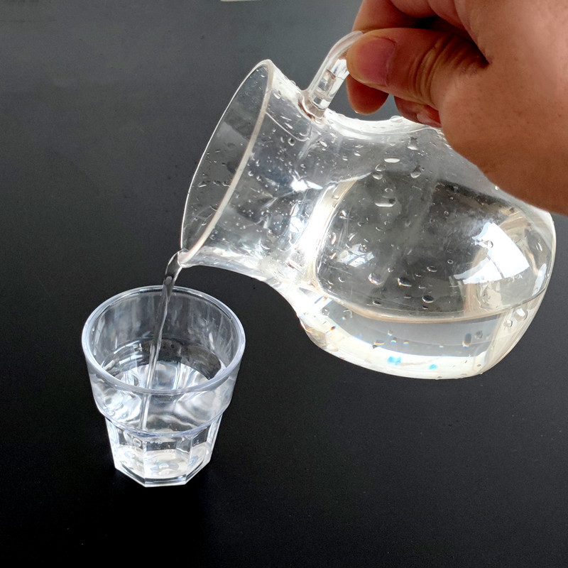 Decantor din plastic pentru vin, cu componente acrilice, capacitate 401–500 ml