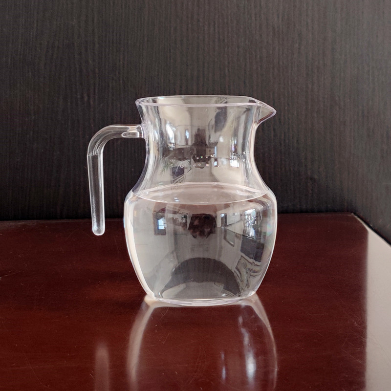 Decantor din plastic pentru vin, cu componente acrilice, capacitate 401–500 ml