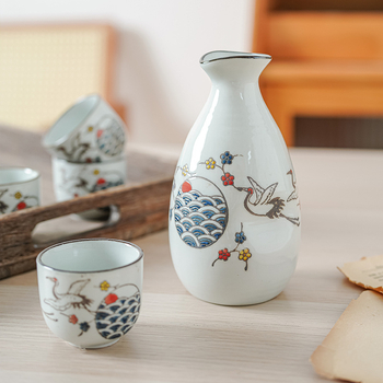 Set de pahare pentru sake din porțelan cu oală mică, 5 piese, porțelan alb, stil retro ușor luxos.