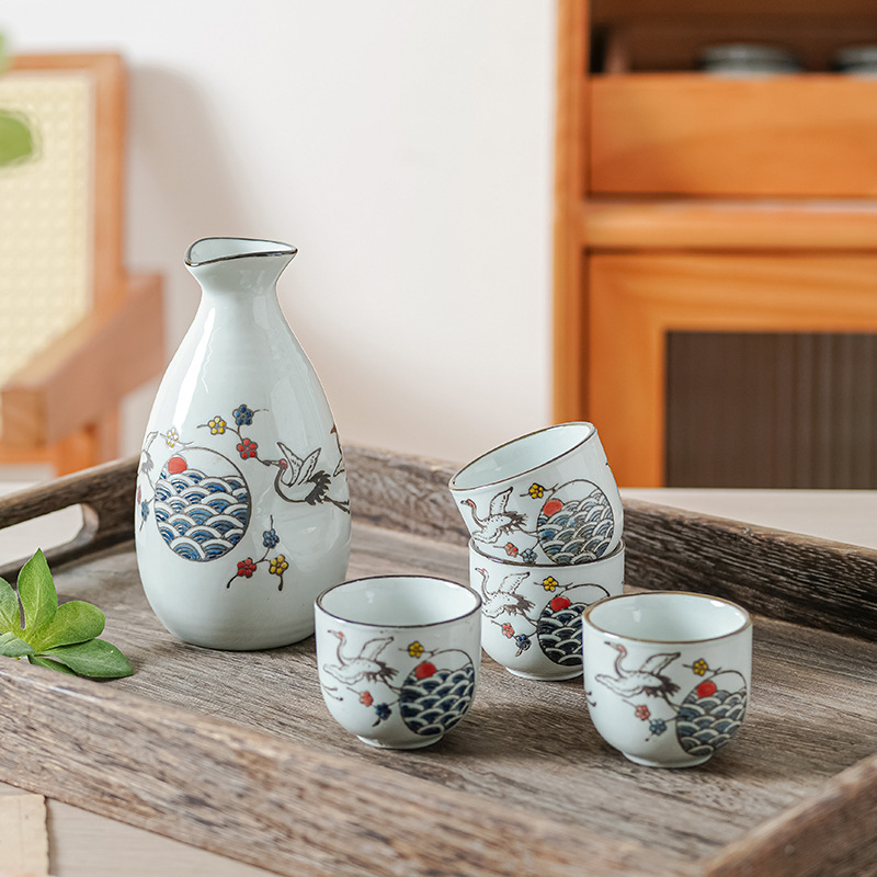 Set de pahare pentru sake din porțelan cu oală mică, 5 piese, porțelan alb, stil retro ușor luxos.