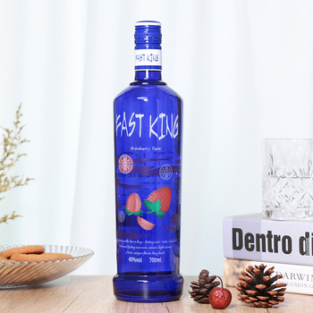 Set de cocktail pe bază de vodcă cu arome fructate, 7 piese, 40% vol.