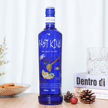 Set de cocktail pe bază de vodcă cu arome fructate, 7 piese, 40% vol.