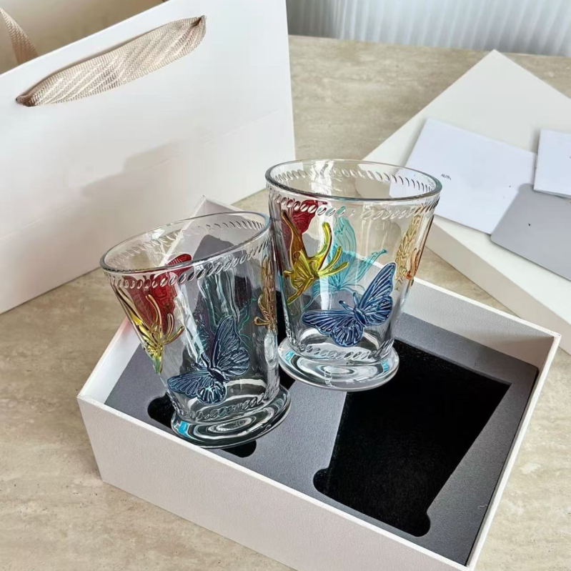 Set de două pahare din cristal pictate și reliefate, pentru băuturi, cafea, apă și vin, 101–200 ml, stil lux retro, cutie cadou