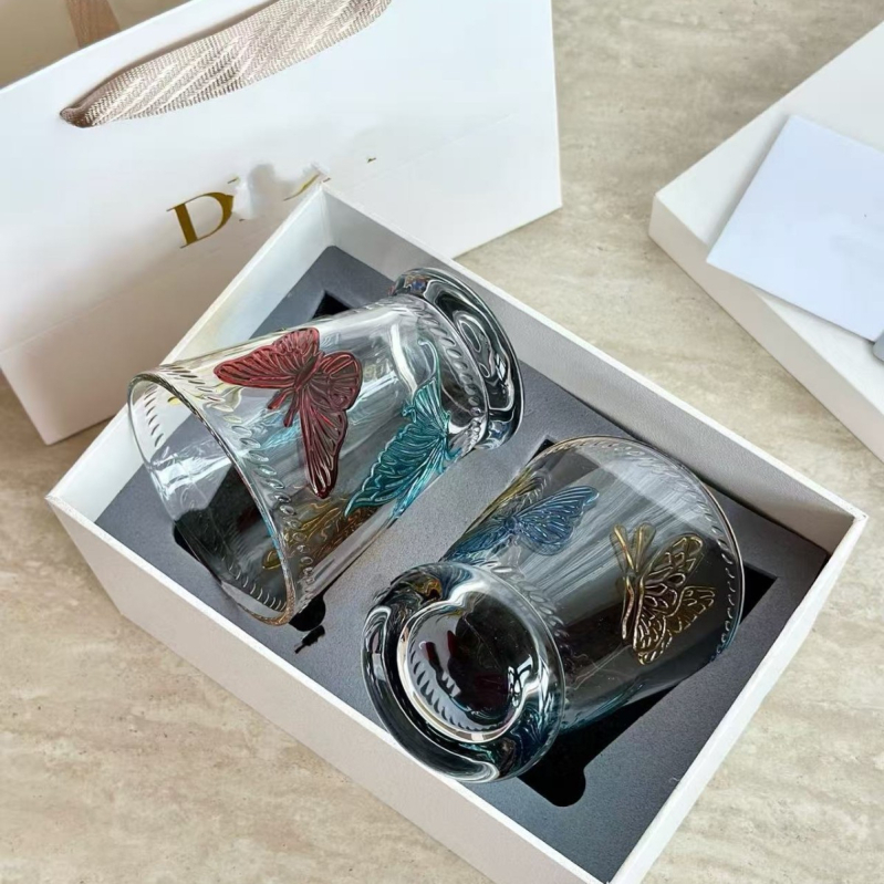 Set de două pahare din cristal pictate și reliefate, pentru băuturi, cafea, apă și vin, 101–200 ml, stil lux retro, cutie cadou