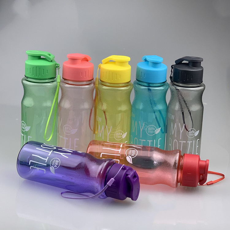 Sticlă de apă pentru sport din plastic, tip spațial, PET transparent colorat, antiderapantă, cu șnur de purtare