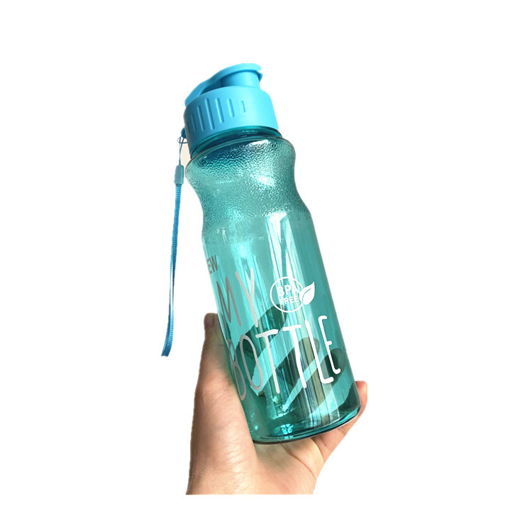 Sticlă de apă pentru sport din plastic, tip spațial, PET transparent colorat, antiderapantă, cu șnur de purtare