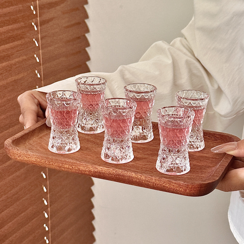 Pahar de sticlă elegant pentru băuturi spirtoase și vin, utilizare casnică, design minimalist modern