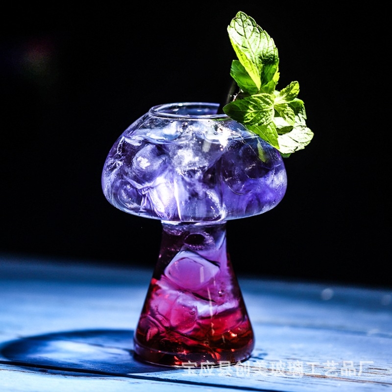 Pahar de cocktail cu formă de ciupercă, sticlă borosilicat, turnare manuală, design minimalist modern pentru barul de acasă