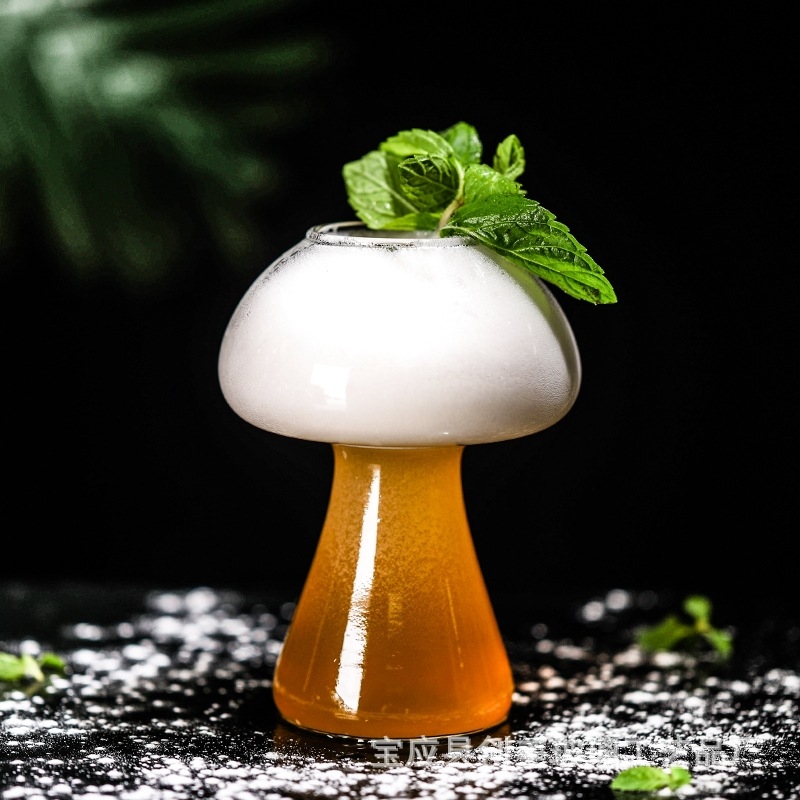 Pahar de cocktail cu formă de ciupercă, sticlă borosilicat, turnare manuală, design minimalist modern pentru barul de acasă