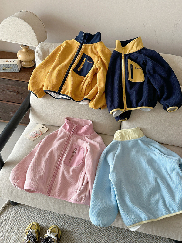Raktáron: 2025-ös gyerek téli kabát színblokkokkal és zsebekkel, lányoknak és fiúknak, Rice Grain Composite Fleece Top