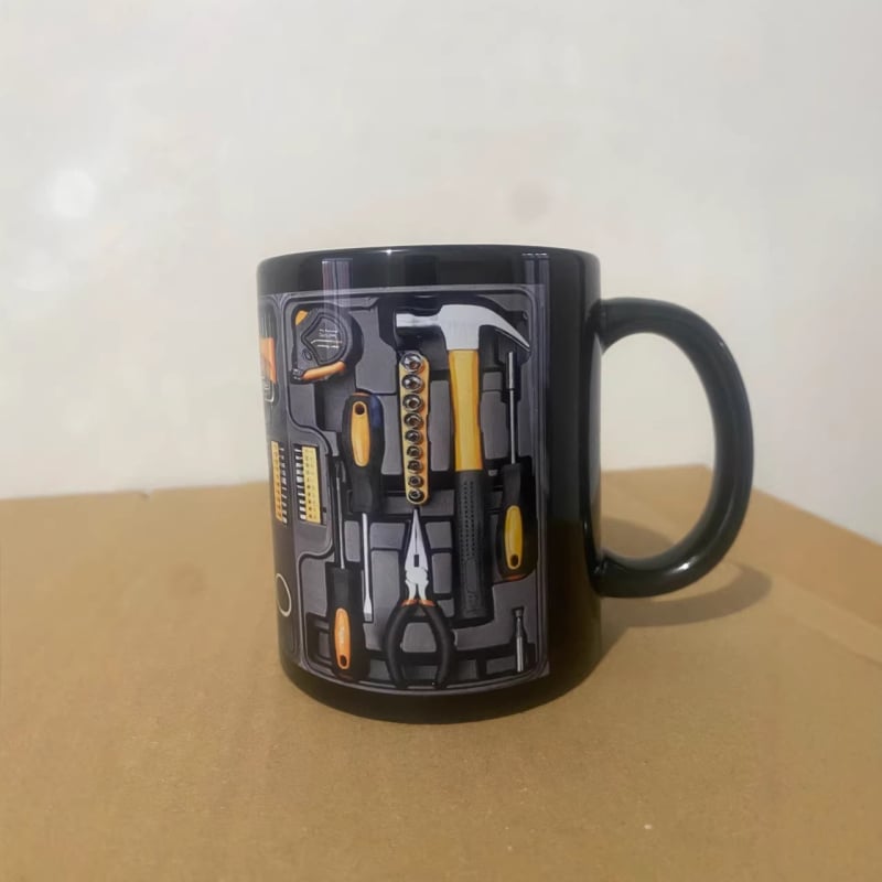 Cană ceramică pentru cafea cu design de trusă de scule pentru mecanici