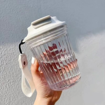 Pahar din plastic, cu mâner, de înaltă calitate, rezistent la temperaturi ridicate și la căderi, ideal pentru cafea cu lapte.