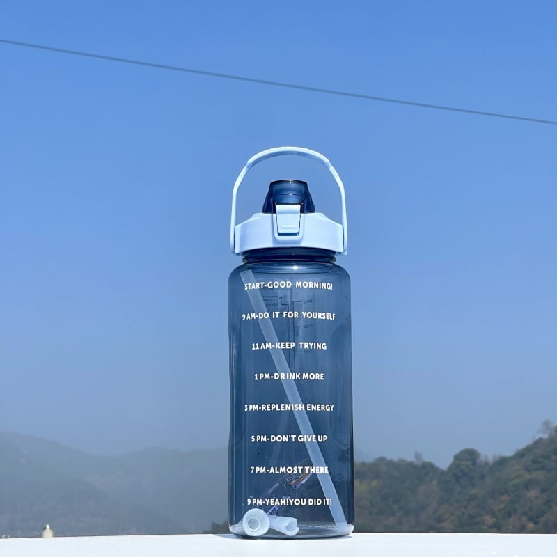Спортна бутилка за вода 2000 ml с измервателна скала и сламка, пластмасова, устойчива на високи температури, за мъже и жени
