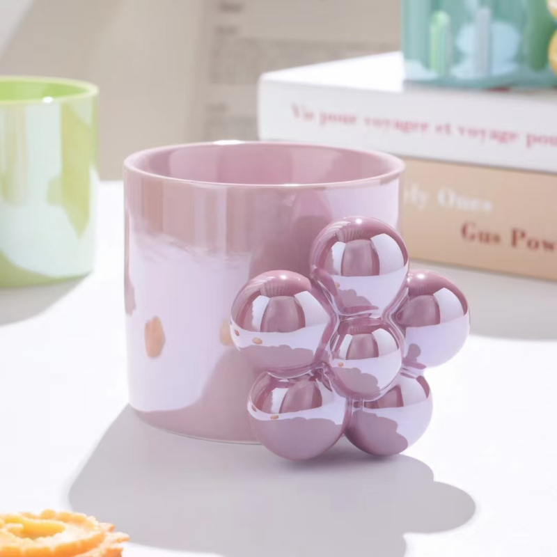 Cană ceramică colorată cu design floral și mâner unic – pentru micul dejun