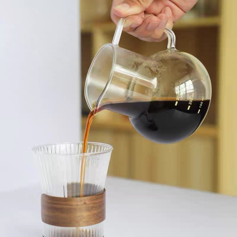 Ceainic din sticlă pentru pour-over cafea, cu mâner și scară încorporată