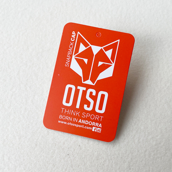Etichete pentru îmbrăcăminte din hârtie lucioasă, cu carduri de agățare și carduri din kraft, logo personalizat