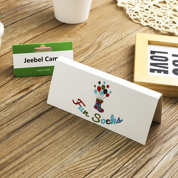 Etichetă pentru agățat personalizată cu decupaje în formă, imprimare color pe hârtie pliantă, carton spate cu imprimare a logo-ului