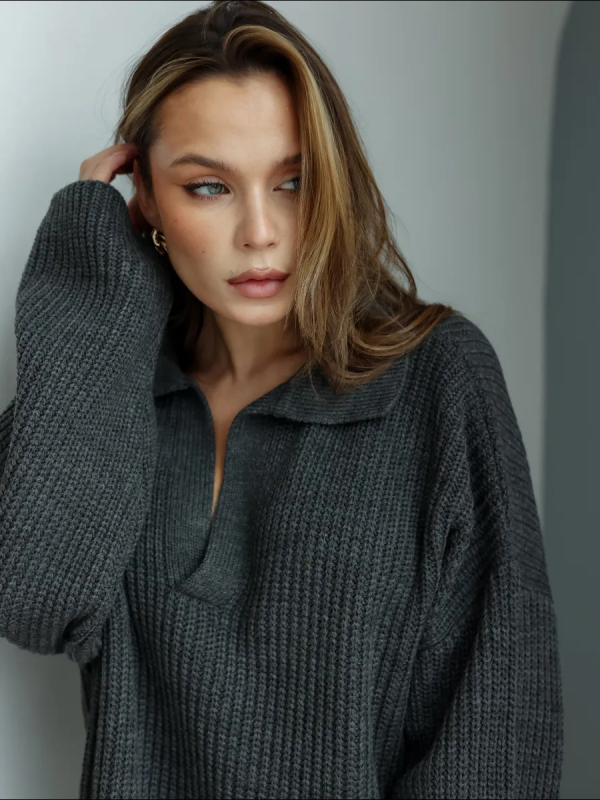 Női oversized kötött polo pulóver, laza szabású és meleg