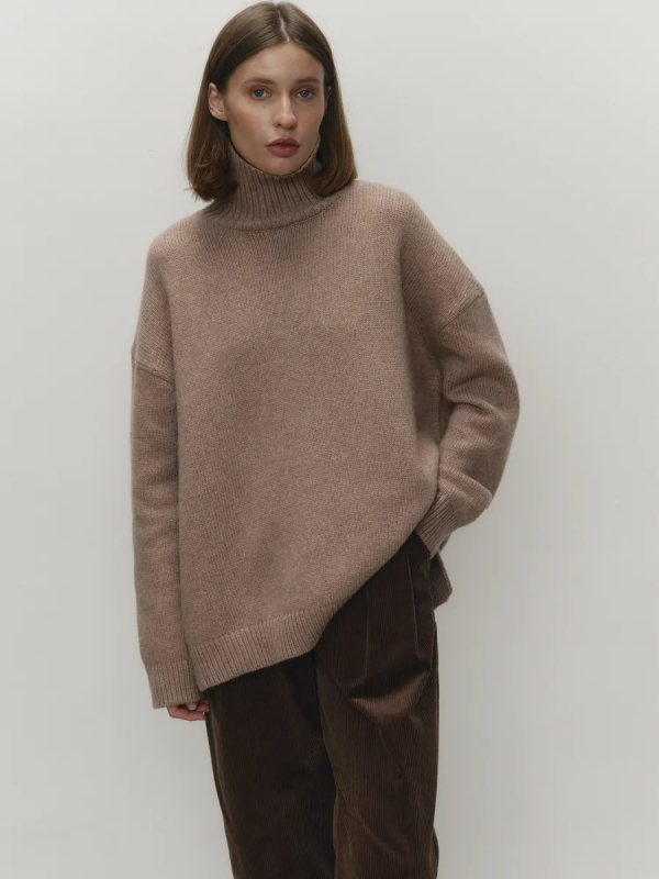 Női oversized pulóver csíkos mintával és magas gallérral, lazított szabás, plusz méret