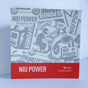 Etichetă de ambalaj din carton gros, imprimare color personalizată, design pliabil și gaură pentru agățare