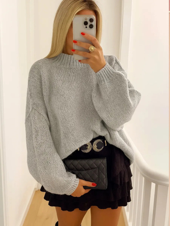 Női oversized kapucnis kötött pulóver - bő szabás