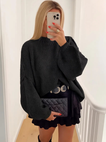 Női oversized kapucnis kötött pulóver - bő szabás