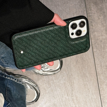 Kućište od lažne kože s reljefom za iPhone — nordijski stil, mat završetak, crna