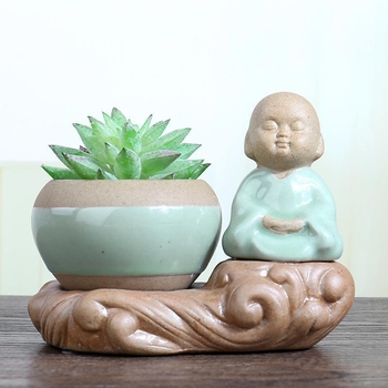 Vază Zen ceramică pentru suculente, cu perforații, lucrată manual, cu Buddha Maitreya și un mic călugăr