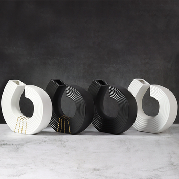 Aranjament ceramic pentru flori, în stil nordic minimalist, cu formă de notă și fir auriu